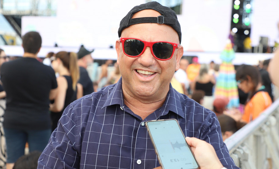 Aonde quer que eu vá: chuva, coral e emoção marcam show dos Paralamas em Matinhos