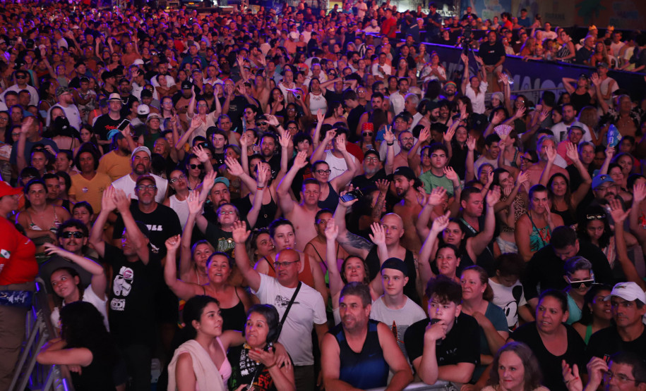 Reggae, praia e conexão: Inner Circle embala 153 mil pessoas em Matinhos