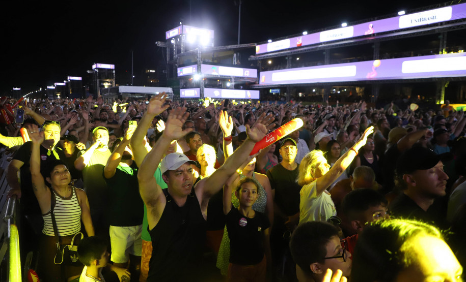 Reggae, praia e conexão: Inner Circle embala 153 mil pessoas em Matinhos