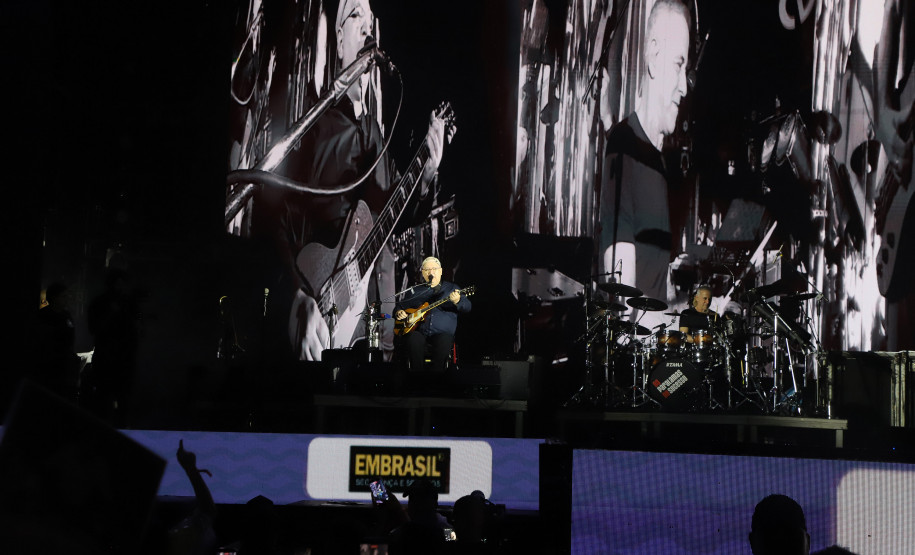 Aonde quer que eu vá: chuva, coral e emoção marcam show dos Paralamas em Matinhos