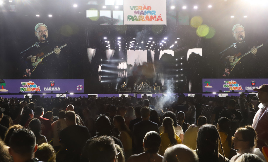 Aonde quer que eu vá: chuva, coral e emoção marcam show dos Paralamas em Matinhos