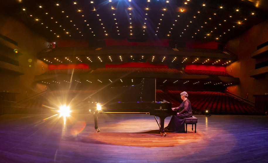 Novo piano marca aporte histórico no Teatro Guaíra e inaugura temporada da OSP