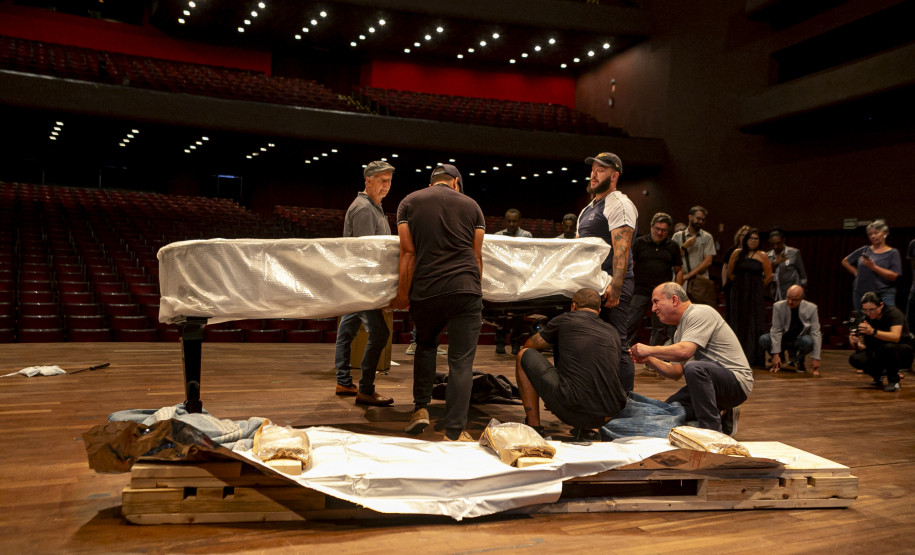 Novo piano marca aporte histórico no Teatro Guaíra e inaugura temporada da OSP