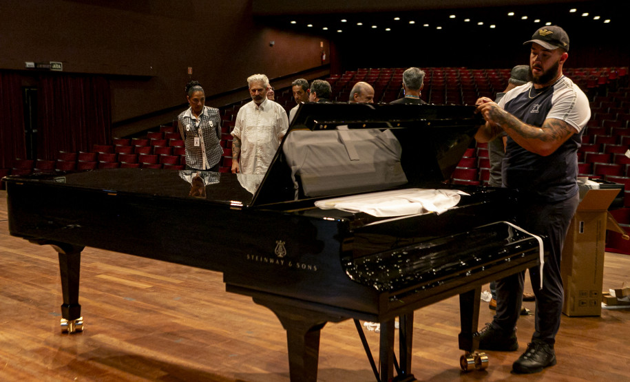 Novo piano marca aporte histórico no Teatro Guaíra e inaugura temporada da OSP