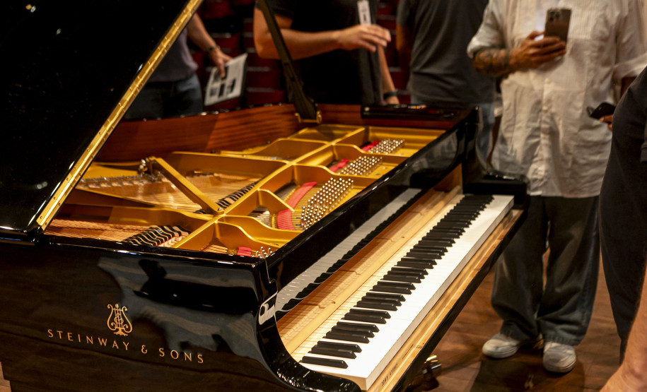 Novo piano marca aporte histórico no Teatro Guaíra e inaugura temporada da OSP
