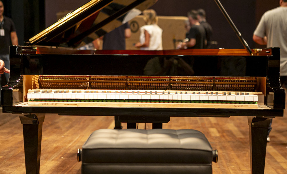 Novo piano marca aporte histórico no Teatro Guaíra e inaugura temporada da OSP