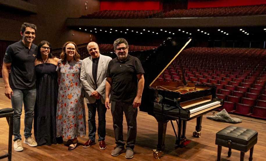 Novo piano marca aporte histórico no Teatro Guaíra e inaugura temporada da OSP