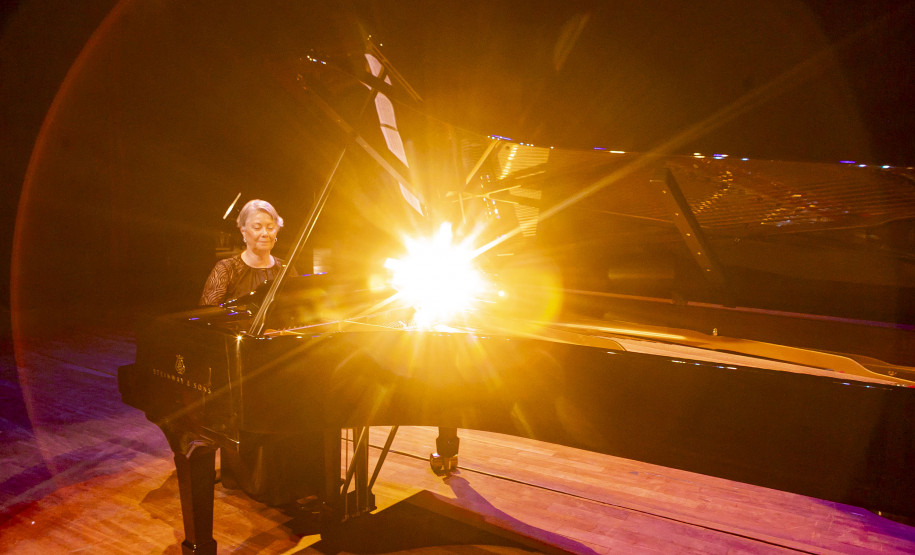 Novo piano marca aporte histórico no Teatro Guaíra e inaugura temporada da OSP