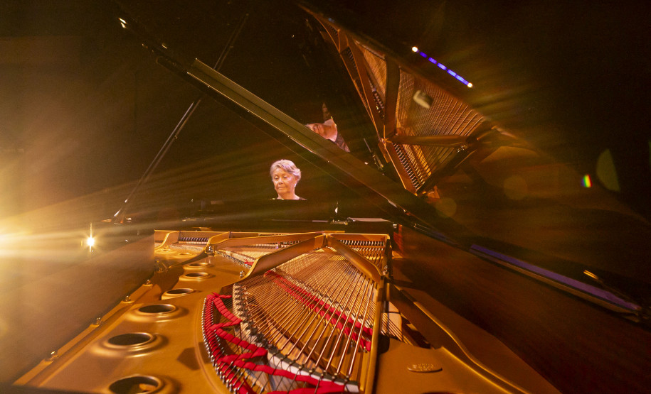 Novo piano marca aporte histórico no Teatro Guaíra e inaugura temporada da OSP