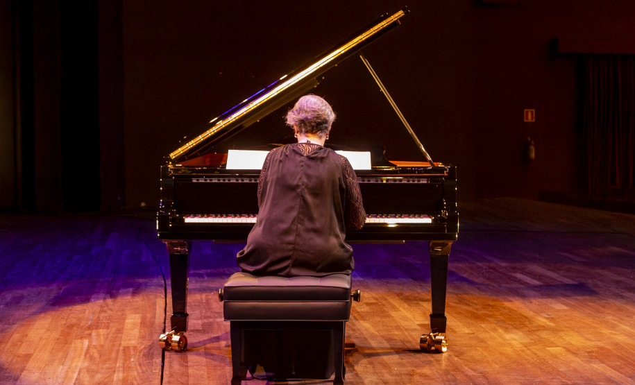 Novo piano marca aporte histórico no Teatro Guaíra e inaugura temporada da OSP