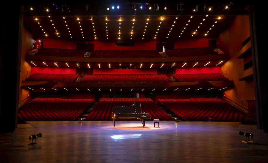 Novo piano marca aporte histórico no Teatro Guaíra e inaugura temporada da OSP