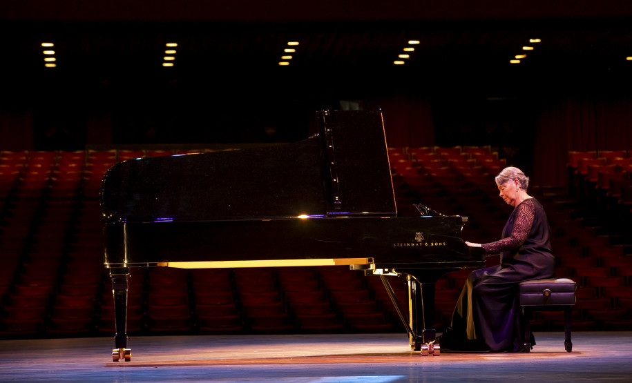 Novo piano marca aporte histórico no Teatro Guaíra e inaugura temporada da OSP