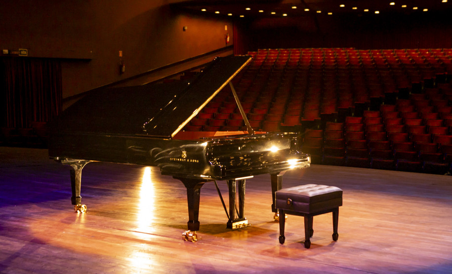 Novo piano marca aporte histórico no Teatro Guaíra e inaugura temporada da OSP