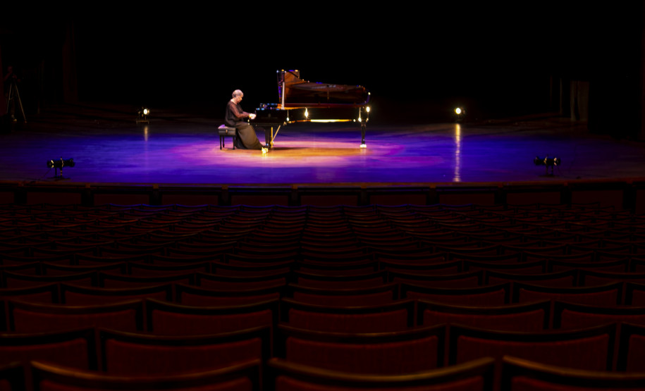Novo piano marca aporte histórico no Teatro Guaíra e inaugura temporada da OSP