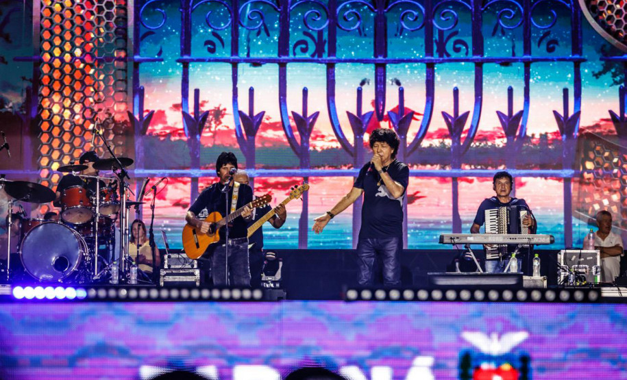 Clássicos do sertanejo no Verão Maior, Teodoro & Sampaio e Gian & Giovani agitam Pontal do Paraná