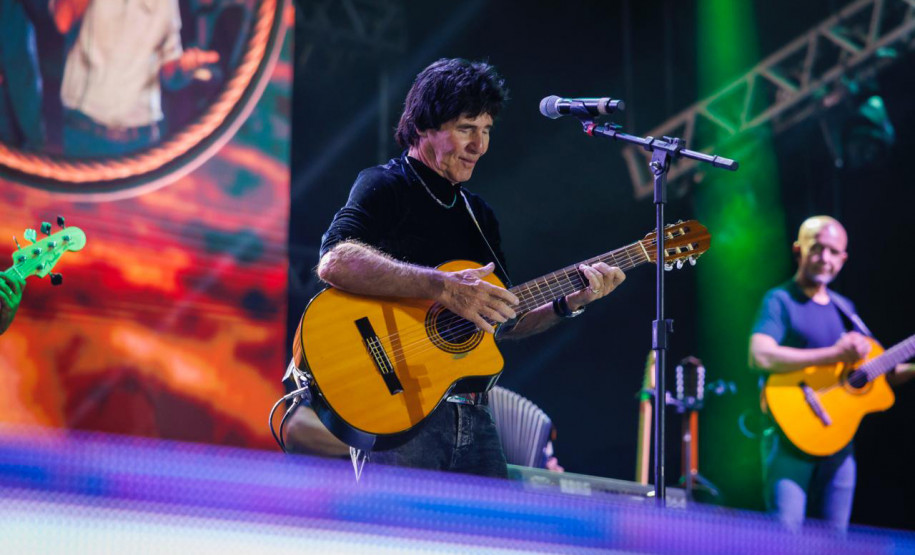 Clássicos do sertanejo no Verão Maior, Teodoro & Sampaio e Gian & Giovani agitam Pontal do Paraná