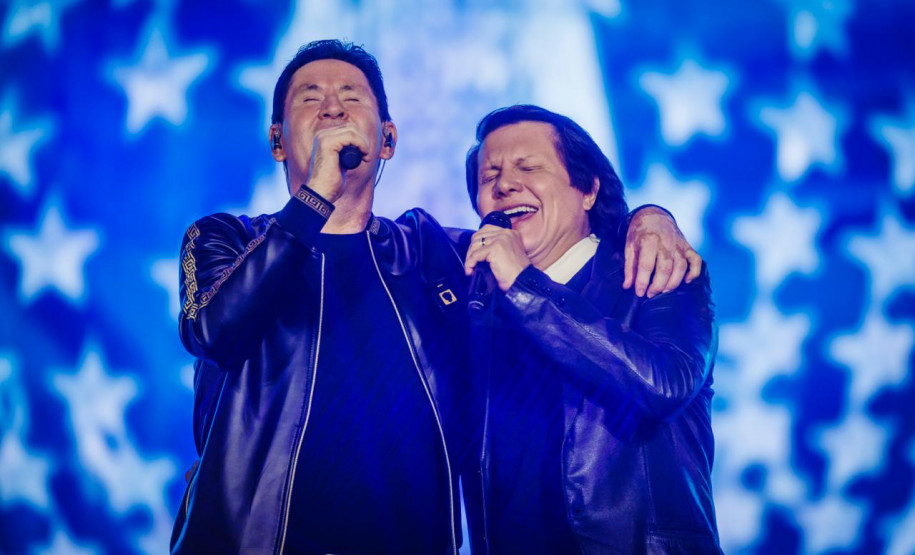 Clássicos do sertanejo no Verão Maior, Teodoro & Sampaio e Gian & Giovani agitam Pontal do Paraná