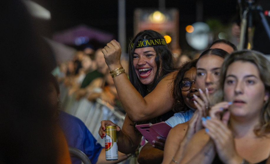 Clássicos do sertanejo no Verão Maior, Teodoro & Sampaio e Gian & Giovani agitam Pontal do Paraná