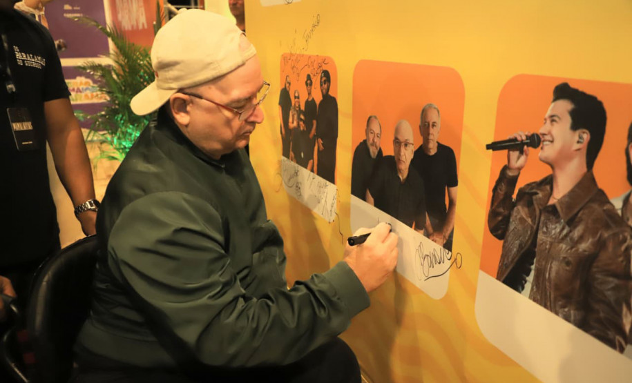 Aonde quer que eu vá: chuva, coral e emoção marcam show dos Paralamas em Matinhos