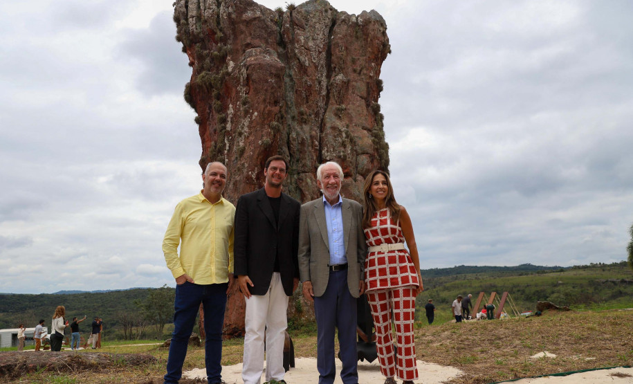 Parque Estadual de Vila Velha vira museu a céu aberto com projeto do MON