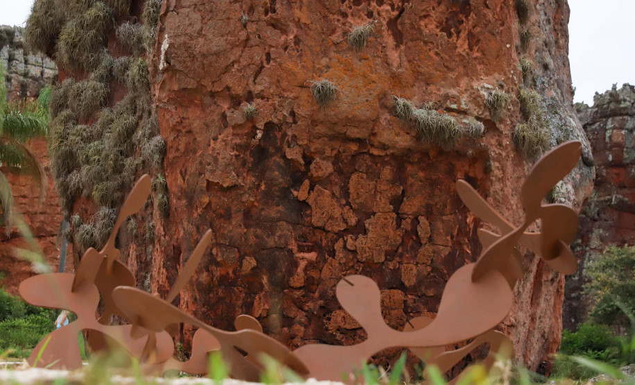 Parque Estadual de Vila Velha vira museu a céu aberto com projeto do MON