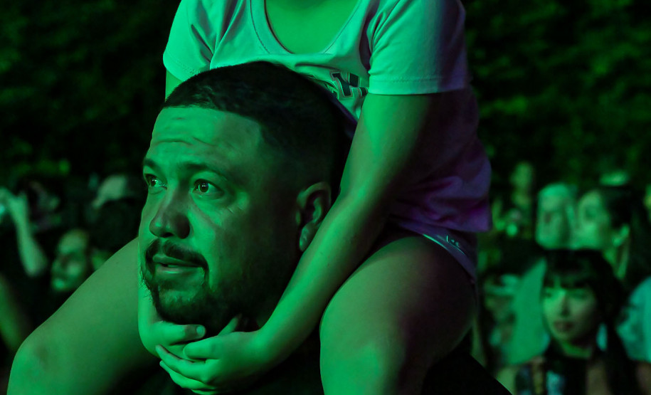 Ilha do Mel tem noite especial do Verão Maior e conquista artistas