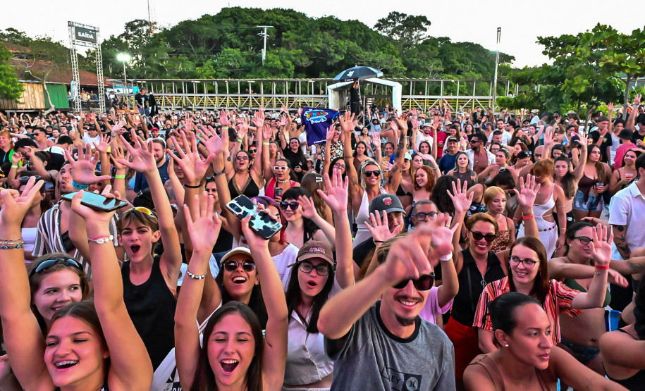 Despedida na Ilha: shows de Lagum e Maneva celebram temporada histórica do Verão Maior