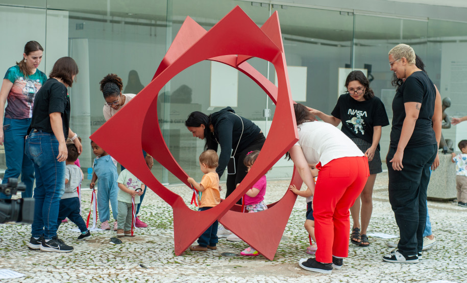 Museu Oscar Nimeyer promove oficina para bebês de 12 a 24 meses no mês de março