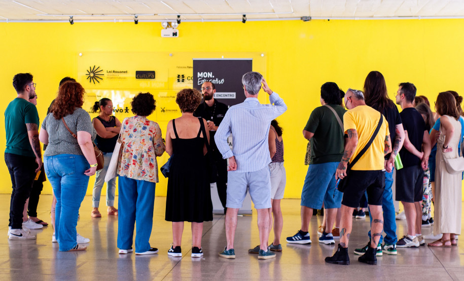 Em visitas guiadas, visitante pode conhecer arquitetura e exposição do acervo do MON