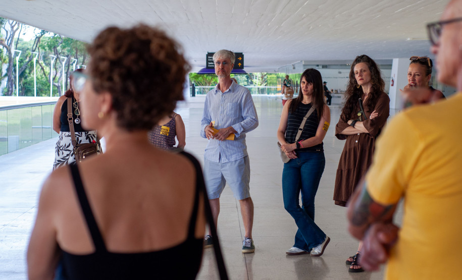 Em visitas guiadas, visitante pode conhecer arquitetura e exposição do acervo do MON