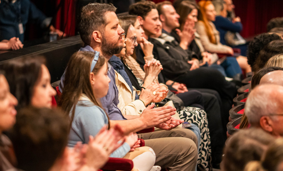 Orquestra Sinfônica do Paraná abre temporada 2026 com novo piano e solista internacional