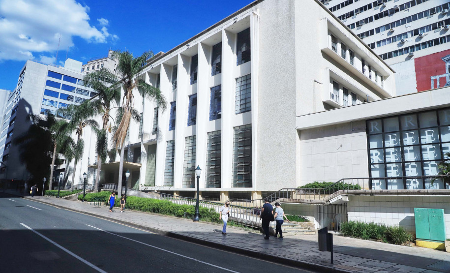 Biblioteca Pública do Paraná celebra 169 anos com programação especial em março