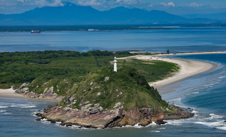 1.º museu satélite, Festival de Curitiba e shows na Ilha do Mel marcam agenda da semana