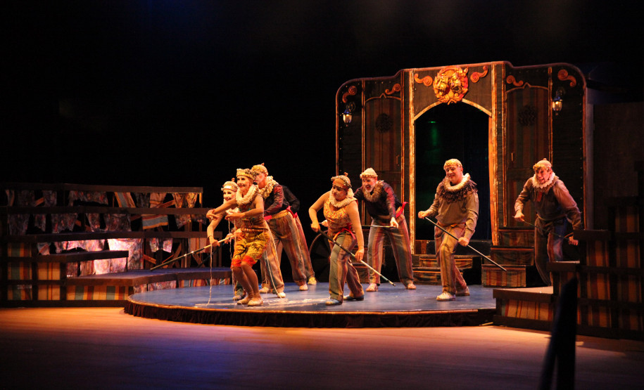 G2 Cia de Dança emociona 450 pessoas em apresentação gratuita em Maringá