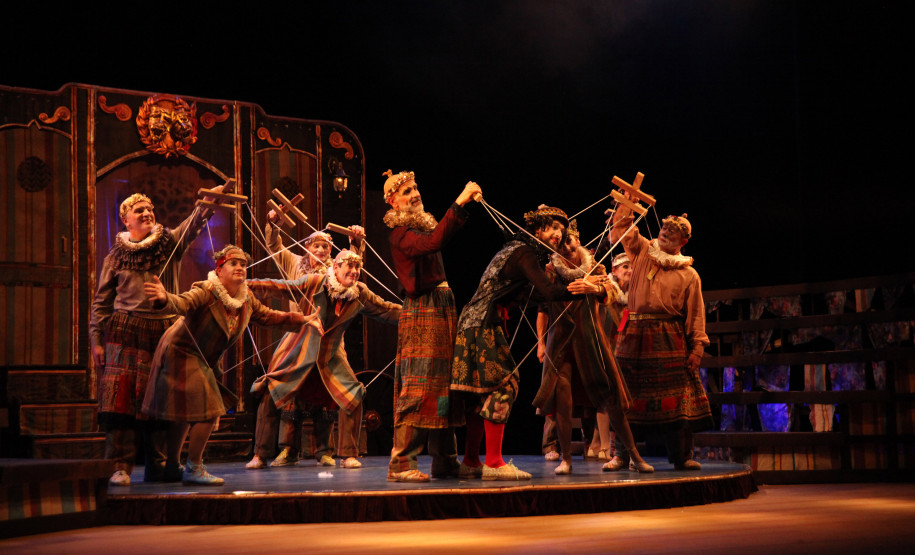 G2 Cia de Dança emociona 450 pessoas em apresentação gratuita em Maringá