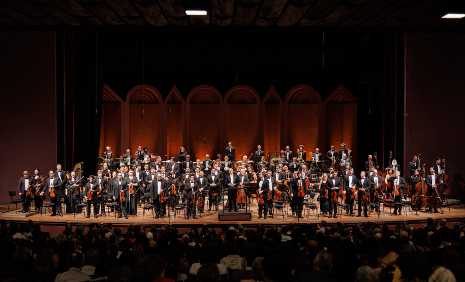 Orquestra Sinfônica e Balé Teatro Guaíra abrem inscrições para músicos e bailarinos