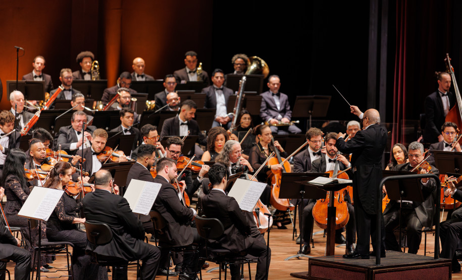 Orquestra Sinfônica e Balé Teatro Guaíra abrem inscrições para músicos e bailarinos