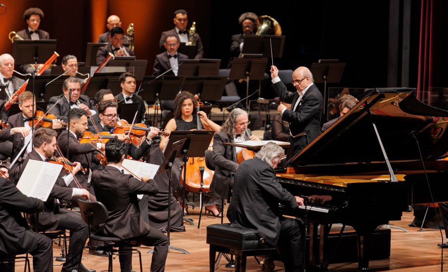 Orquestra Sinfônica e Balé Teatro Guaíra abrem inscrições para músicos e bailarinos