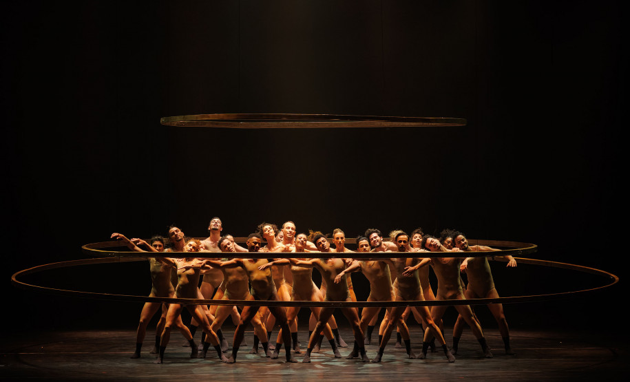 Tempo de Movimento: Balé Teatro Guaíra abre temporada 2026 com plateia lotada