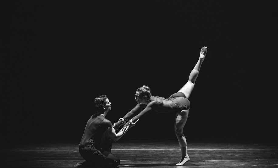 Tempo de Movimento: Balé Teatro Guaíra abre temporada 2026 com plateia lotada