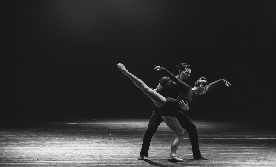 Tempo de Movimento: Balé Teatro Guaíra abre temporada 2026 com plateia lotada