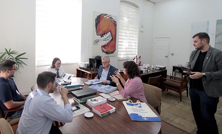 SEEC e Sebrae avançam em parceria para fortalecer o audiovisual no Paraná