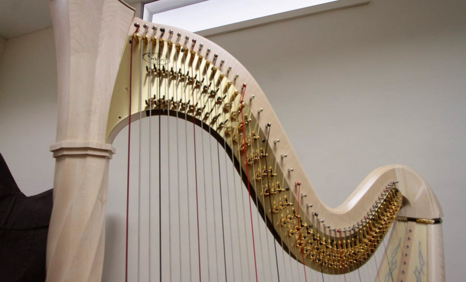 Orquestra Sinfônica do Paraná recebe nova harpa da marca italiana Salvi Harps