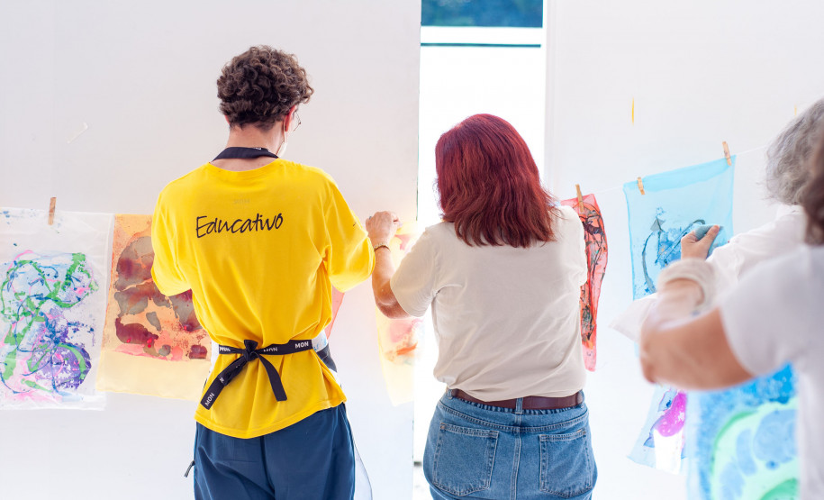 Museu Oscar Niemeyer oferece edição especial de programa para o público 60+