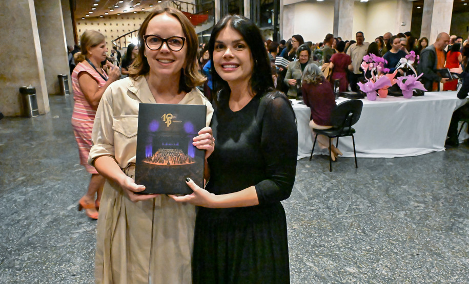 40 anos: mais de 500 pessoas prestigiam lançamento do livro sobre a Orquestra Sinfônica do Paraná