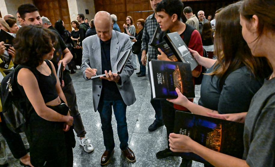 40 anos: mais de 500 pessoas prestigiam lançamento do livro sobre a Orquestra Sinfônica do Paraná