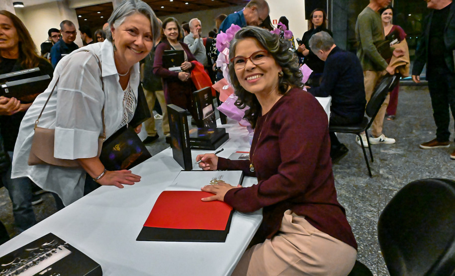 40 anos: mais de 500 pessoas prestigiam lançamento do livro sobre a Orquestra Sinfônica do Paraná