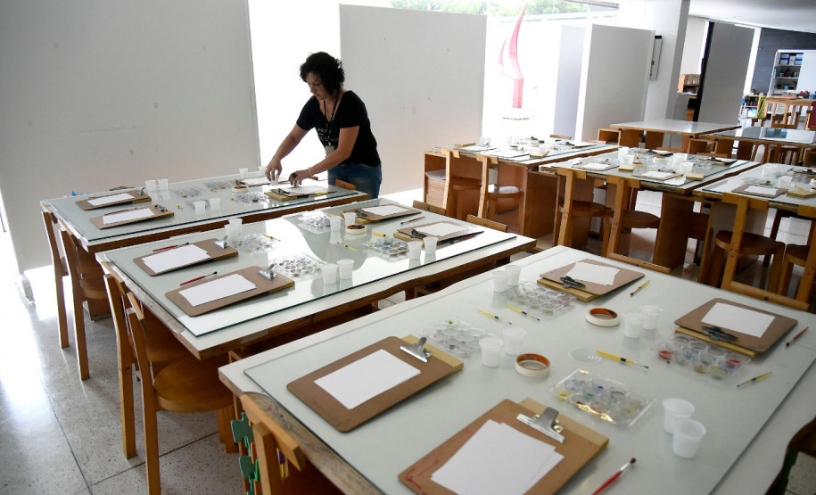 Museu Oscar Niemeyer promove oficina de modelagem em argila em abril