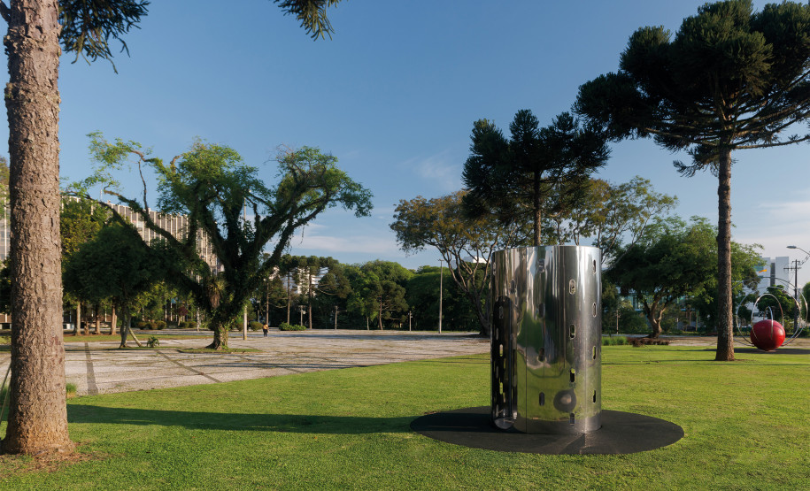 MON inaugura obra nova na área externa e promove "caça às artes" com prêmios no sábado