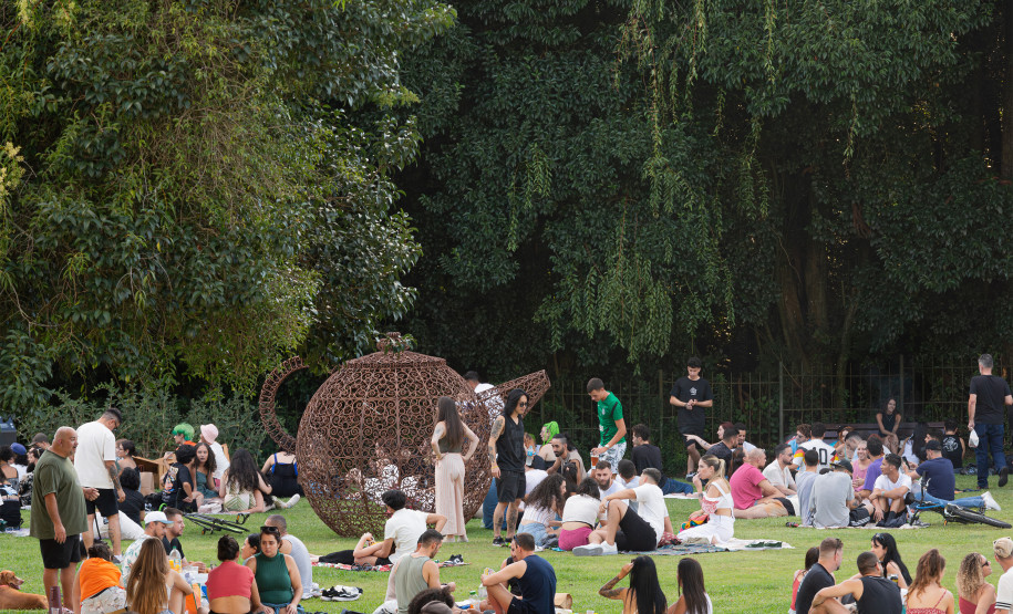 MON inaugura obra nova na área externa e promove "caça às artes" com prêmios no sábado